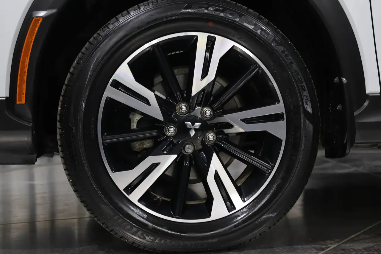 Mitsubishi Eclipse Cross снимка Mitsubishi Eclipse Cross