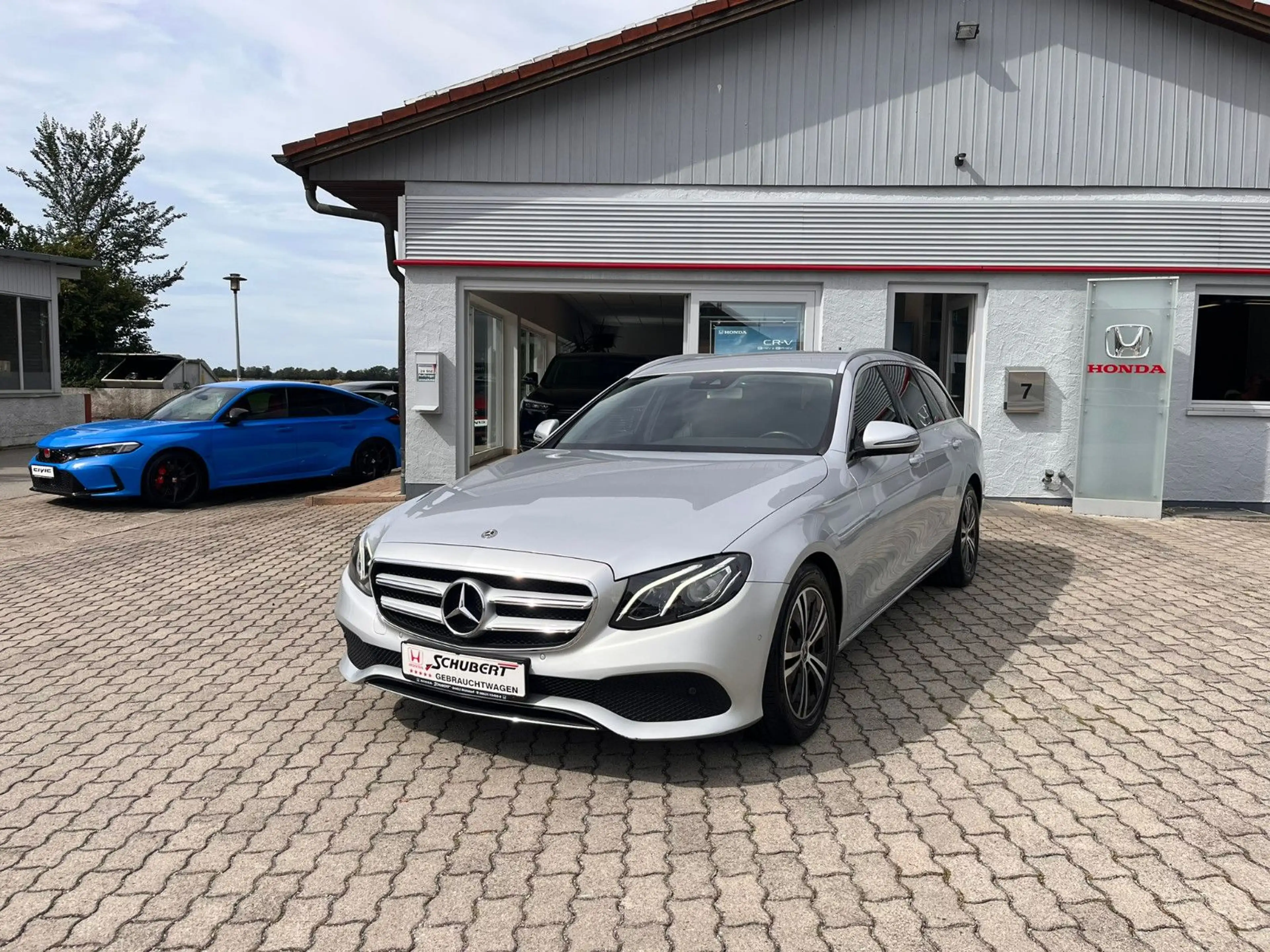 Mercedes-Benz E 220 E T-Modell E 220 d — photo 27