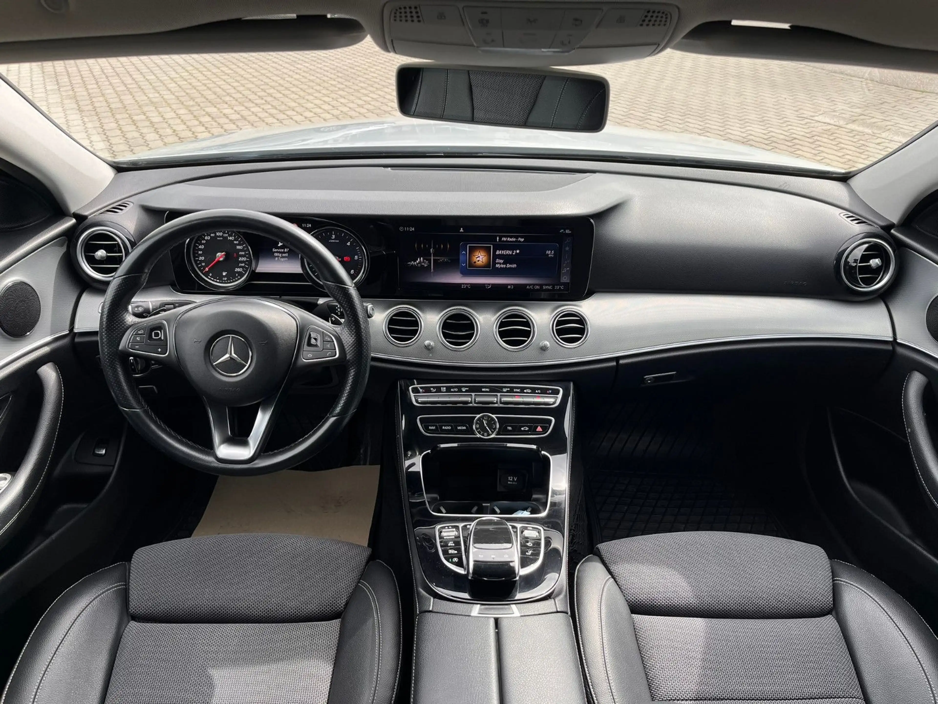 Mercedes-Benz E 220 E T-Modell E 220 d — photo 14