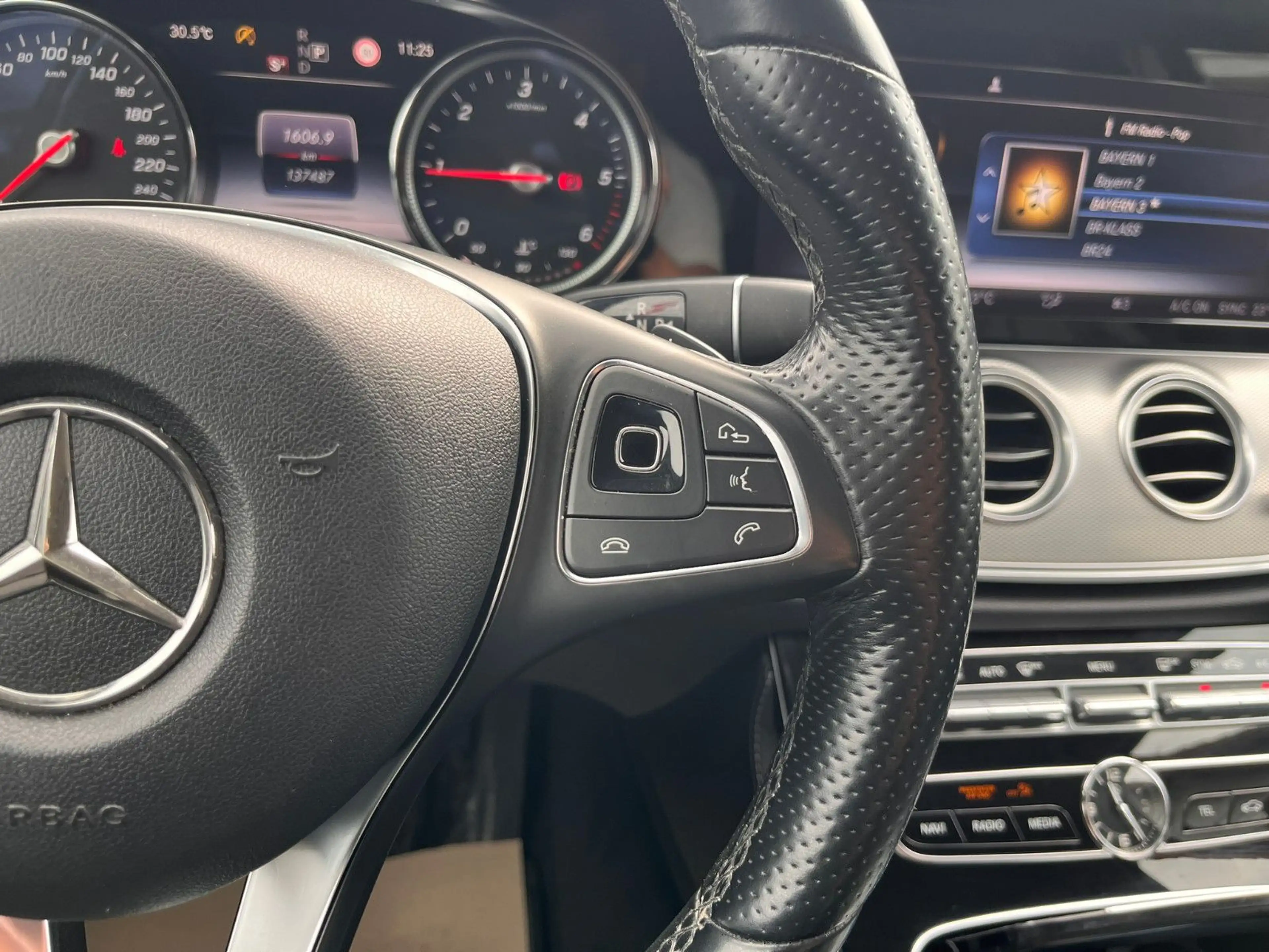Mercedes-Benz E 220 E T-Modell E 220 d — photo 17