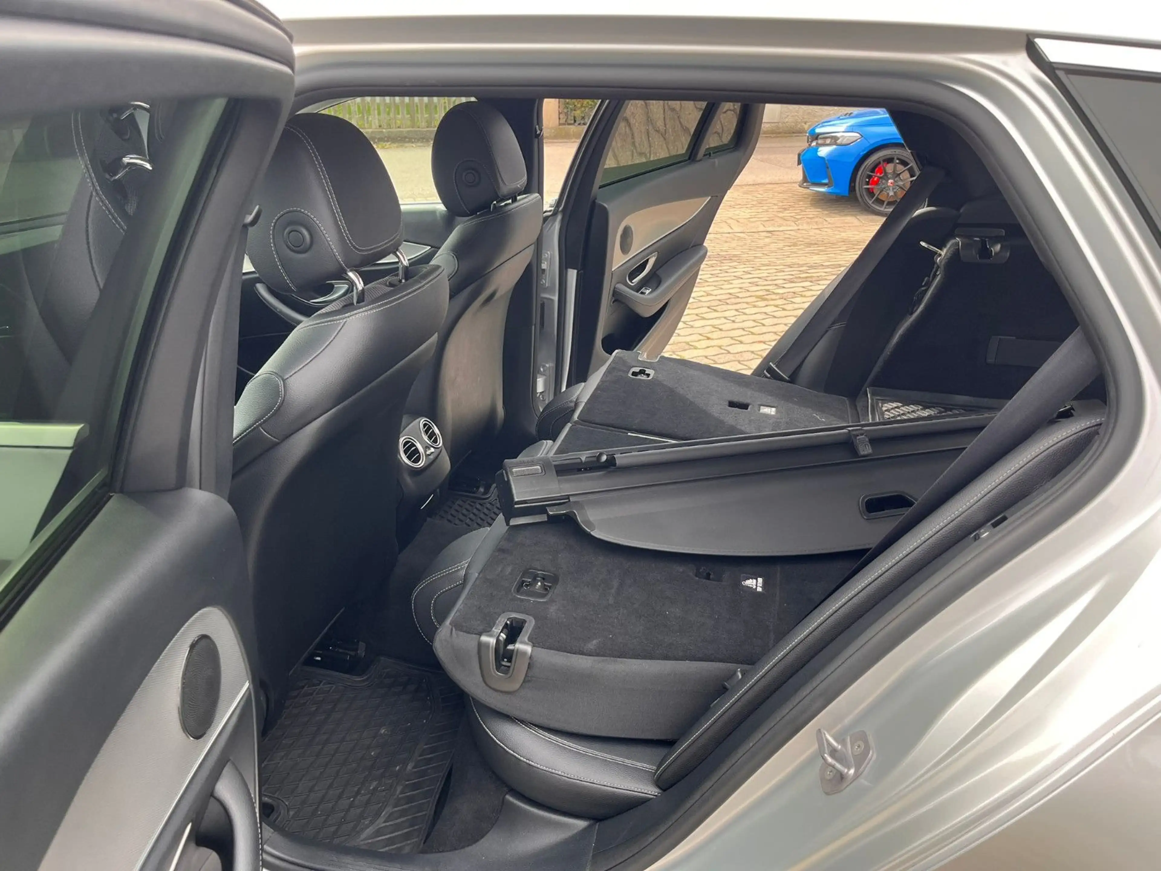 Mercedes-Benz E 220 E T-Modell E 220 d — photo 26
