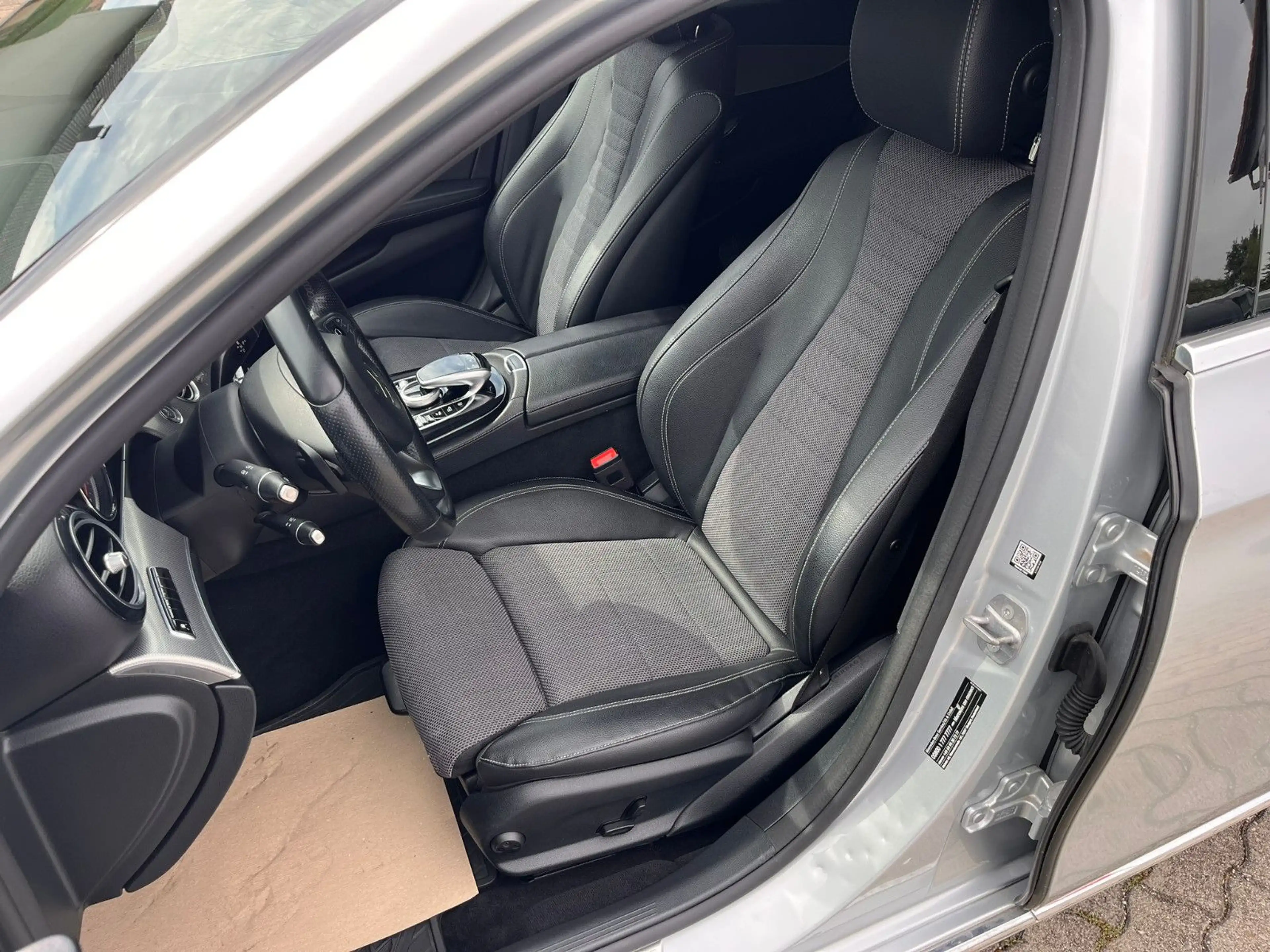 Mercedes-Benz E 220 E T-Modell E 220 d — photo 10