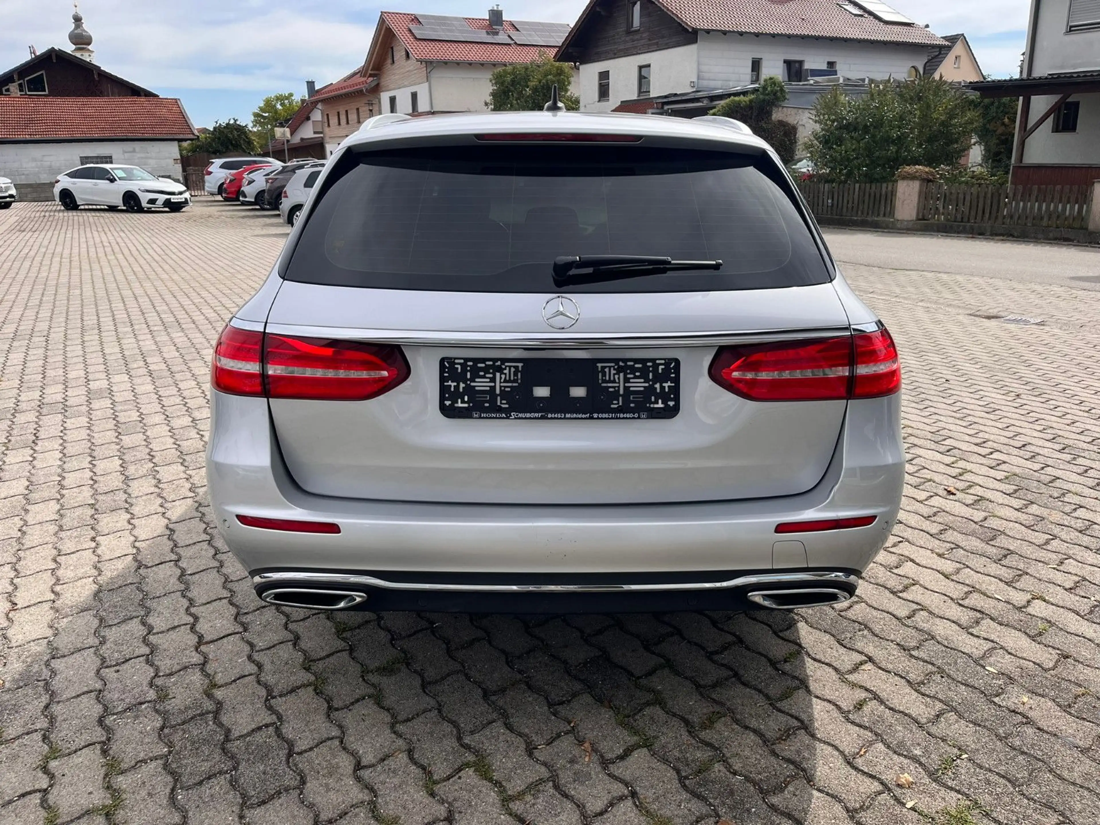 Mercedes-Benz E 220 E T-Modell E 220 d — photo 3