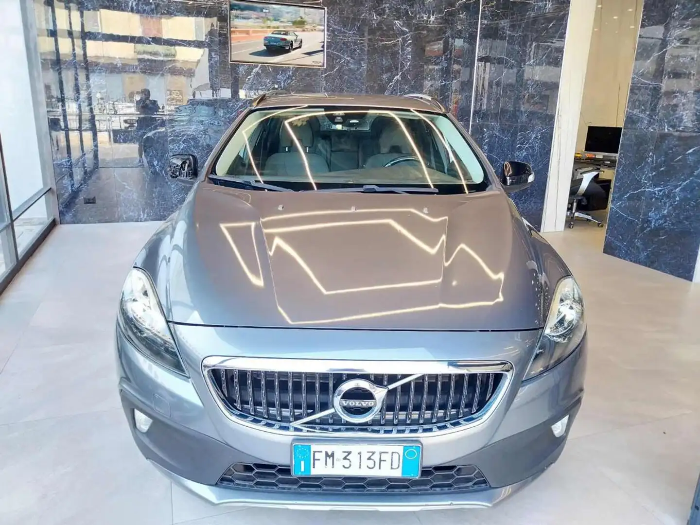 Volvo V40 Cross Country D2 Geartronic Pro (Garanzia 12 Mesi) Grigio - 1