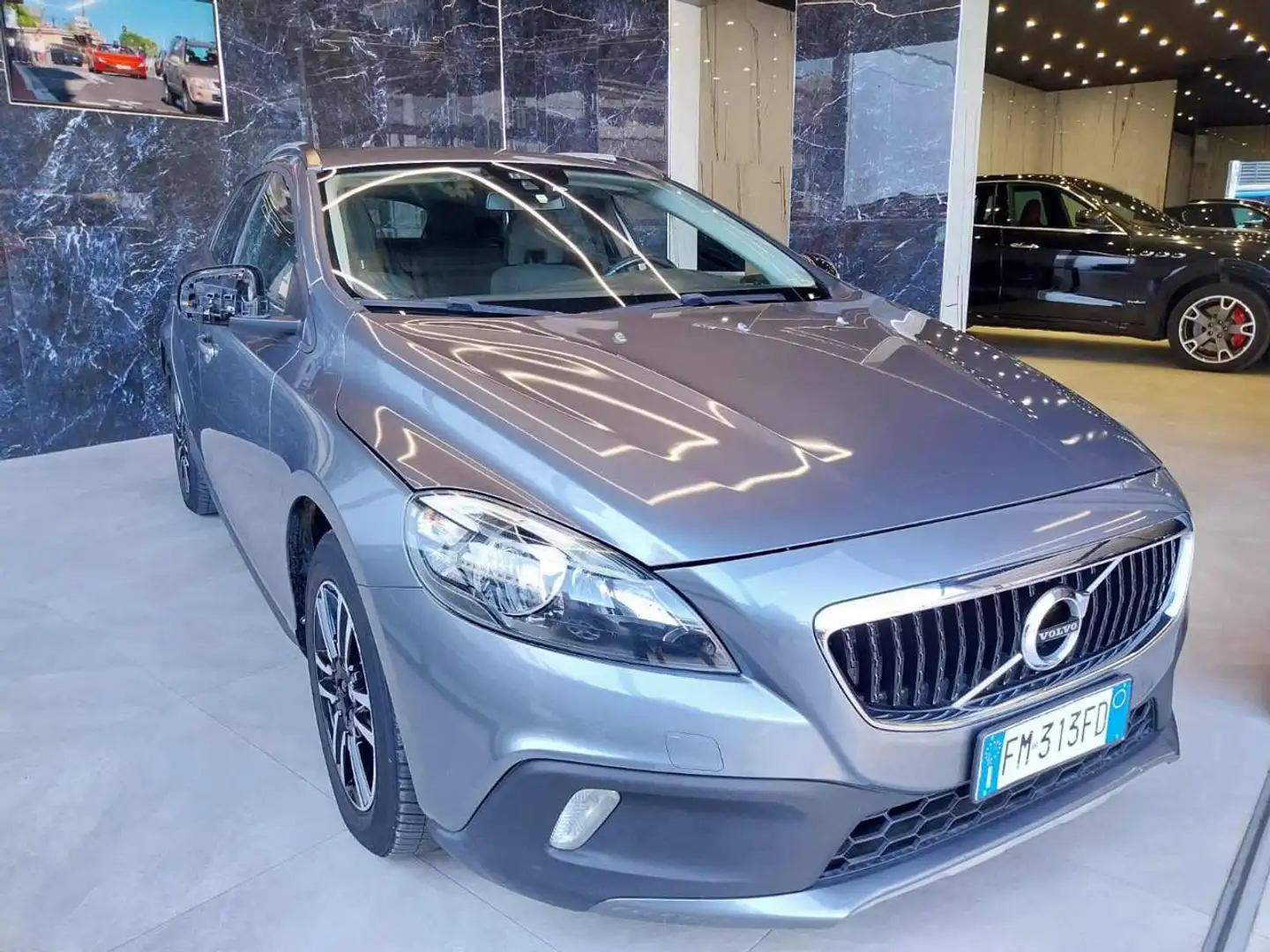 Volvo V40 Cross Country D2 Geartronic Pro (Garanzia 12 Mesi) Grigio - 2