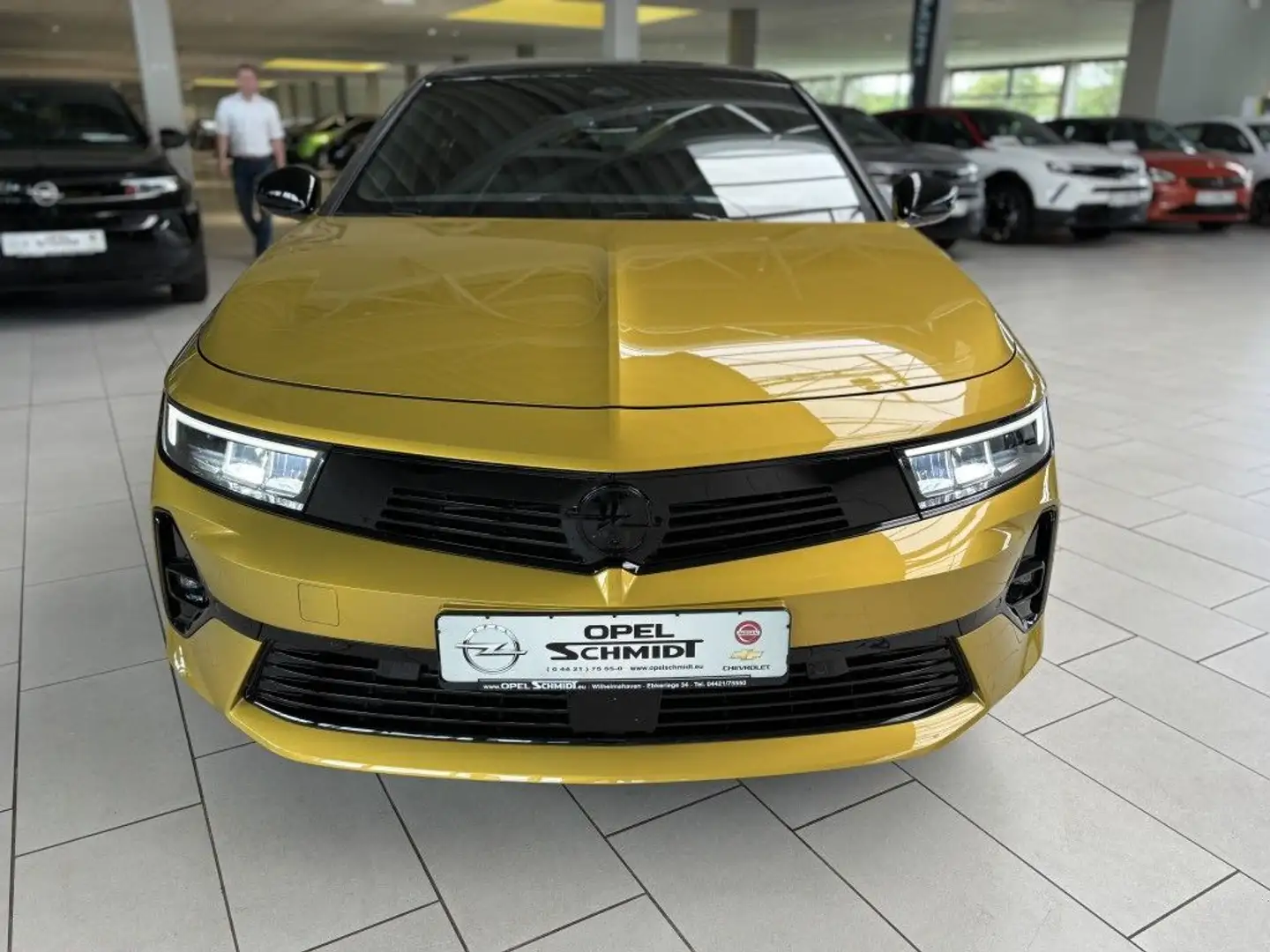 Opel Astra 1.2 Turbo GS Gelb - 2