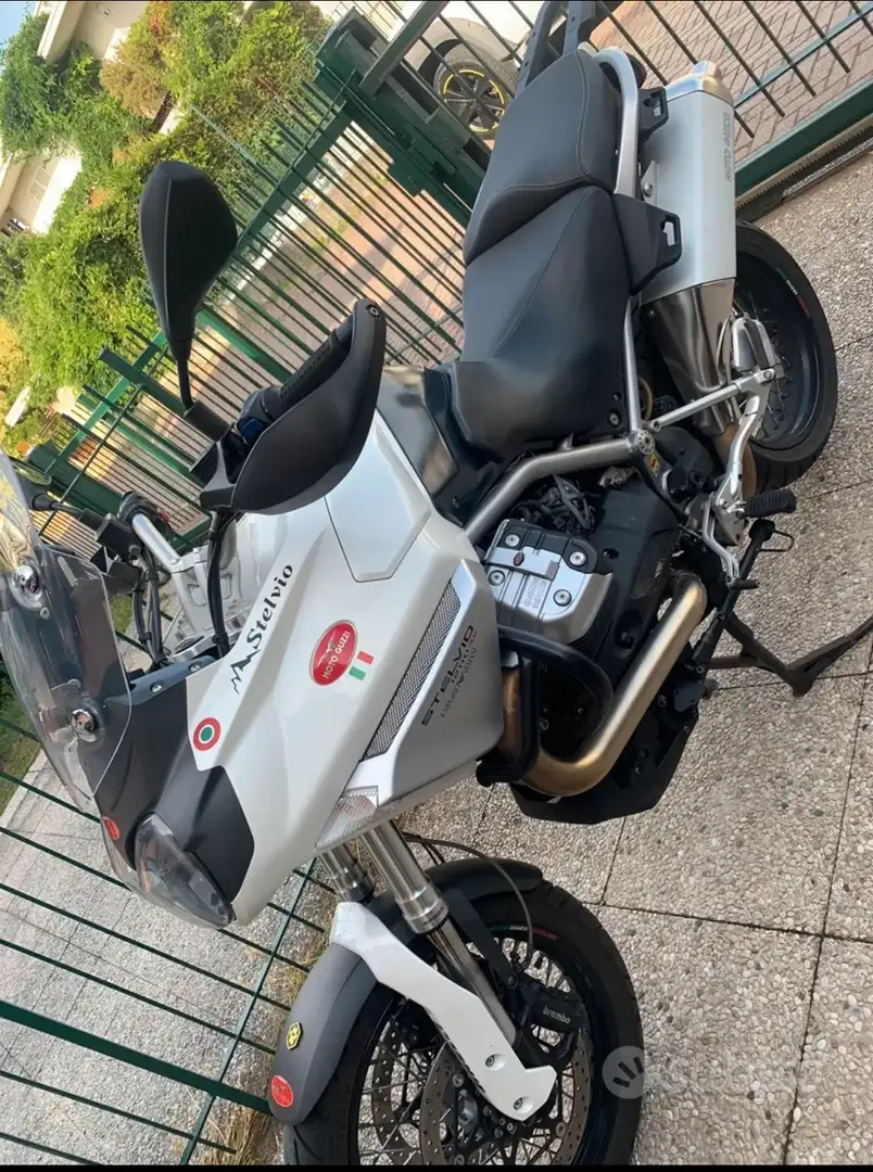 Moto Guzzi Stelvio 1200 - 1
