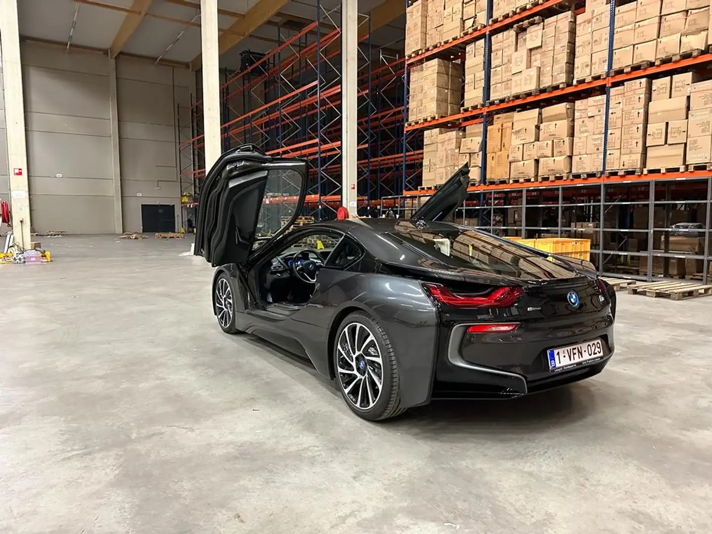 BMW i8 Full Option First Owner Impecable Condition! - 2