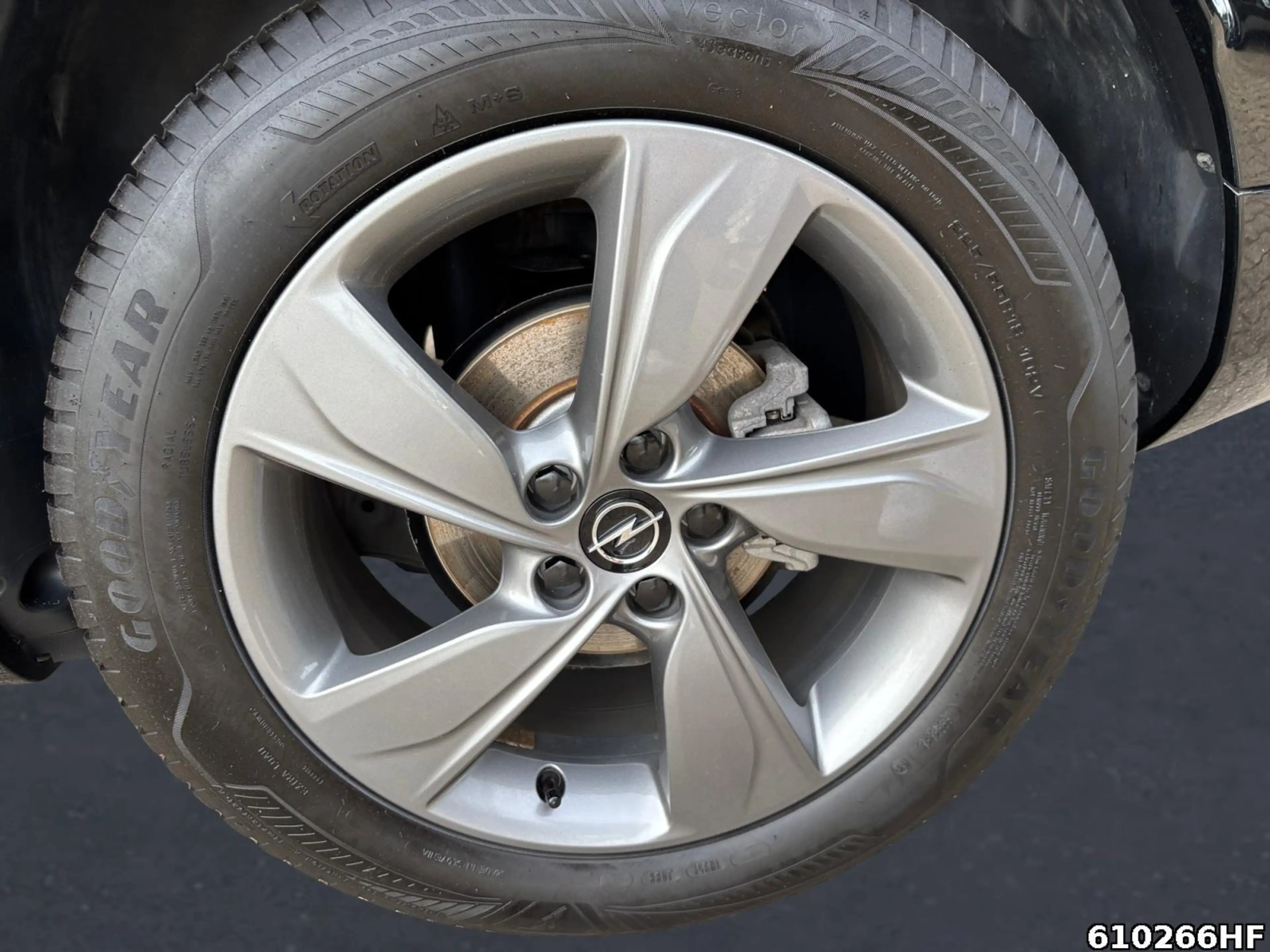 Opel Grandland (X) 1.2 Turbo GS Line (EURO 6e) — photo 5