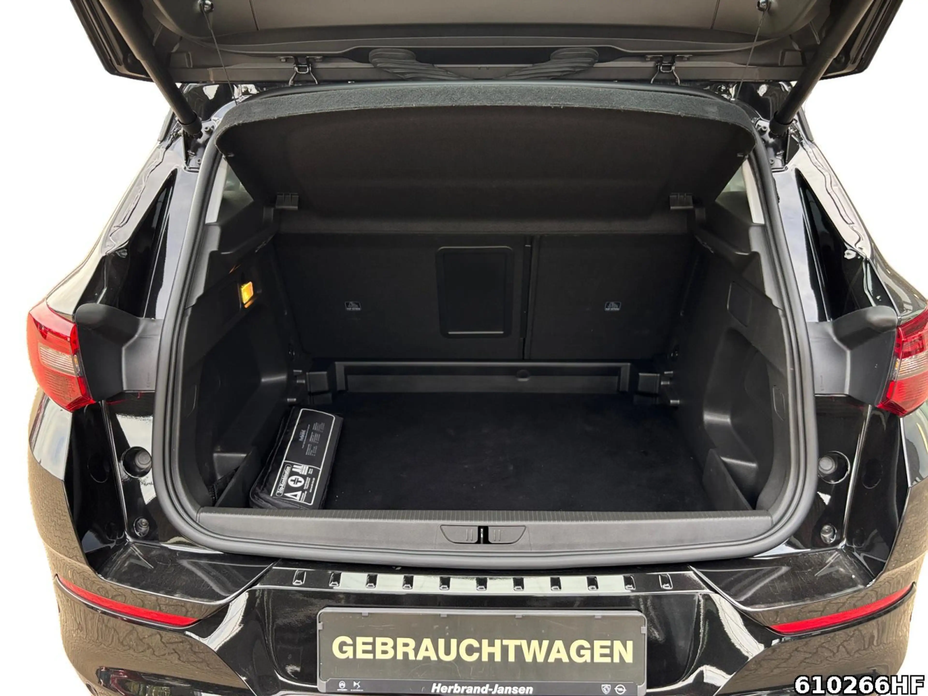 Opel Grandland (X) 1.2 Turbo GS Line (EURO 6e) — photo 6