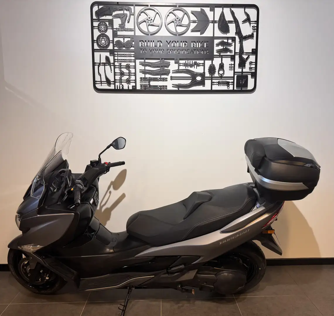 Suzuki Burgman 400 Grey - 2