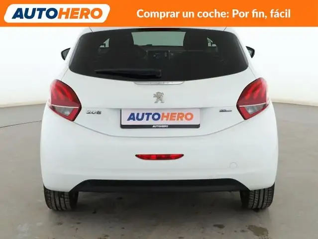 Peugeot 208 view 5
