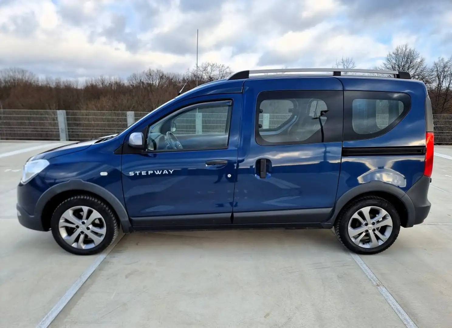 Dacia Dokker Dokker TCe 115 Stepway NAVI SHZ PDC TEMPOMAT ALU Blau - 2