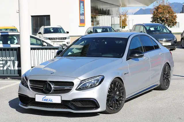 Mercedes-Benz C 63 AMG / sehr gepflegt / Performance Sitze