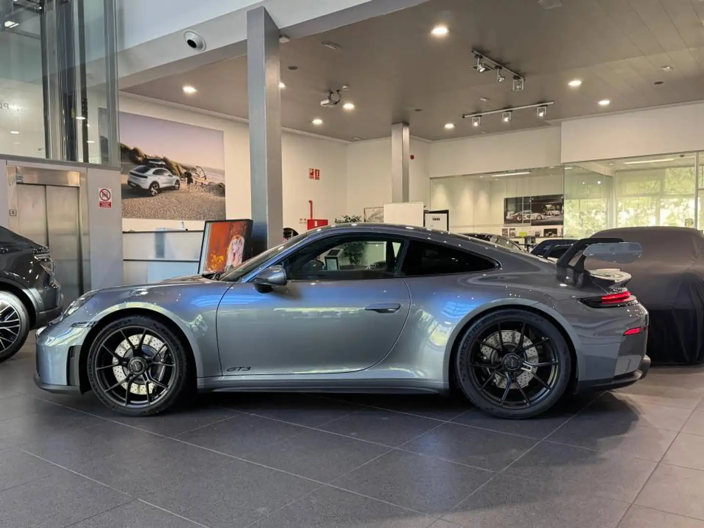 Porsche 992 GT3 Aut. Gris - 2