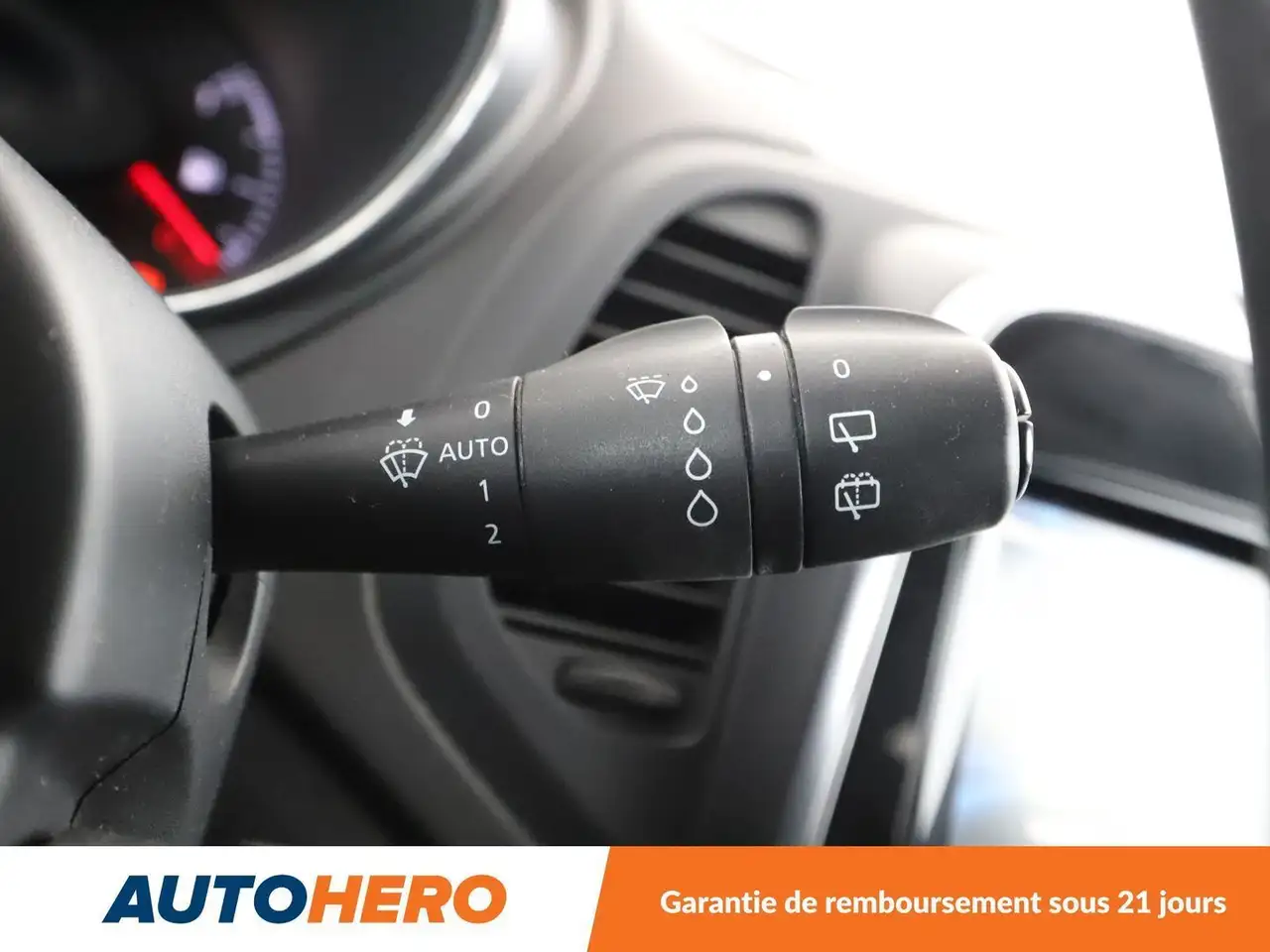 Renault Captur — photo 25