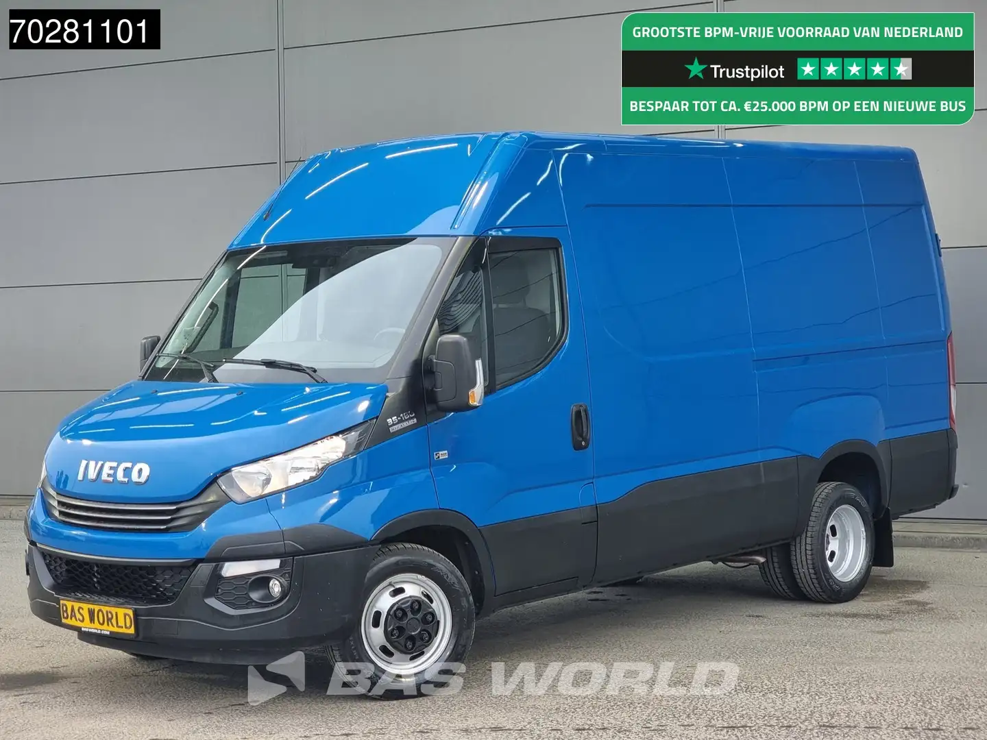 Iveco Daily 35C18 3.0L Automaat Dubbellucht 3,5t Trekhaak Navi Blauw - 1