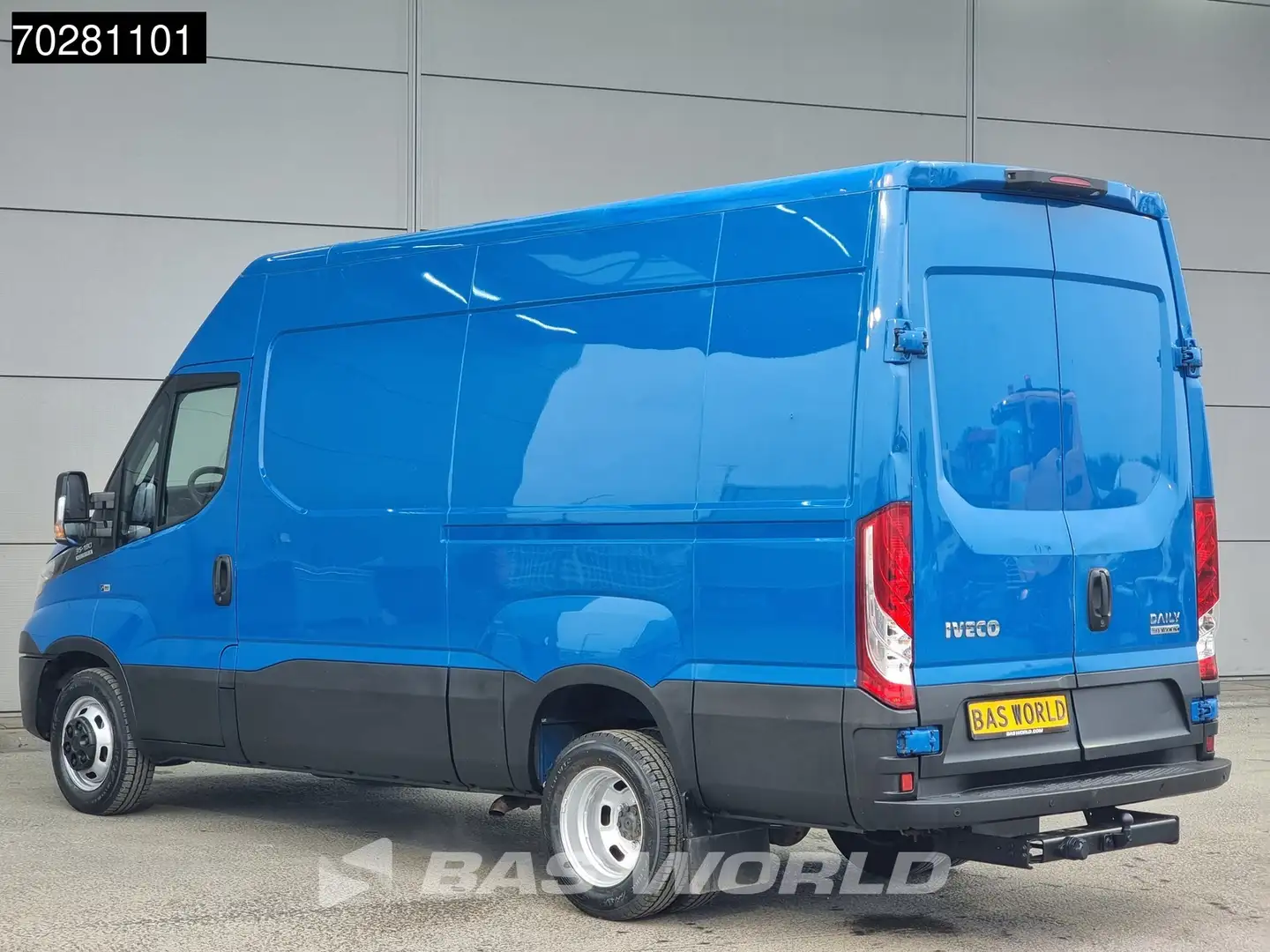 Iveco Daily 35C18 3.0L Automaat Dubbellucht 3,5t Trekhaak Navi Blauw - 2