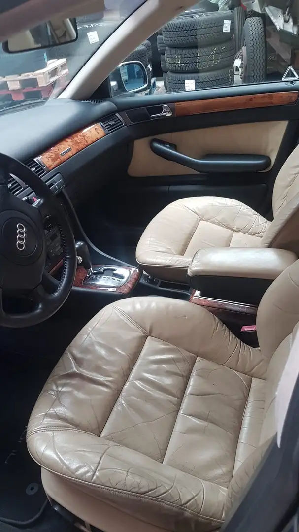 Audi Q5 Q5 2.4 5V q.Advance Zwart - 2