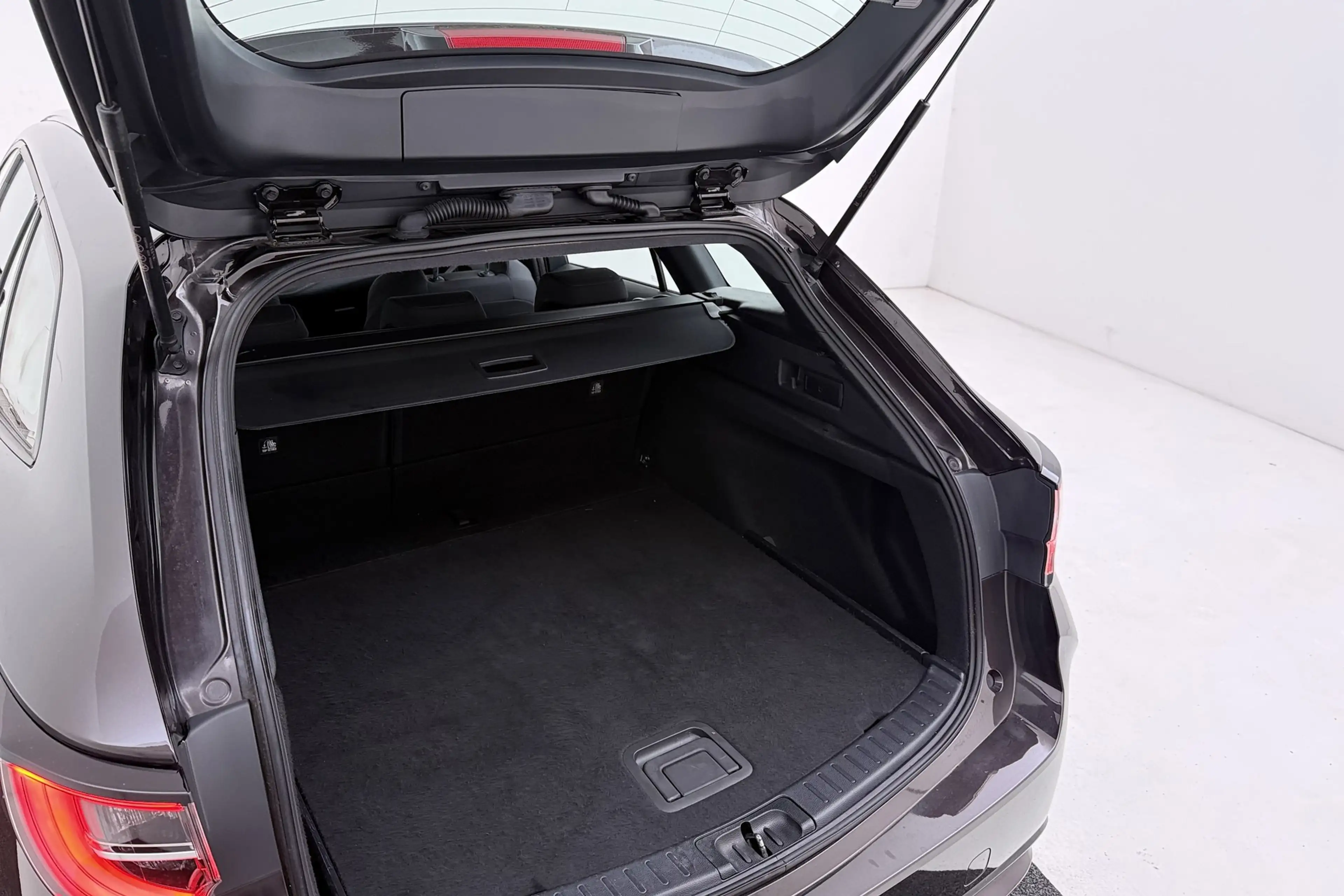 Toyota Corolla Touring Sports 1.8 Hybrid Active | Org NL | Trekha — photo 38