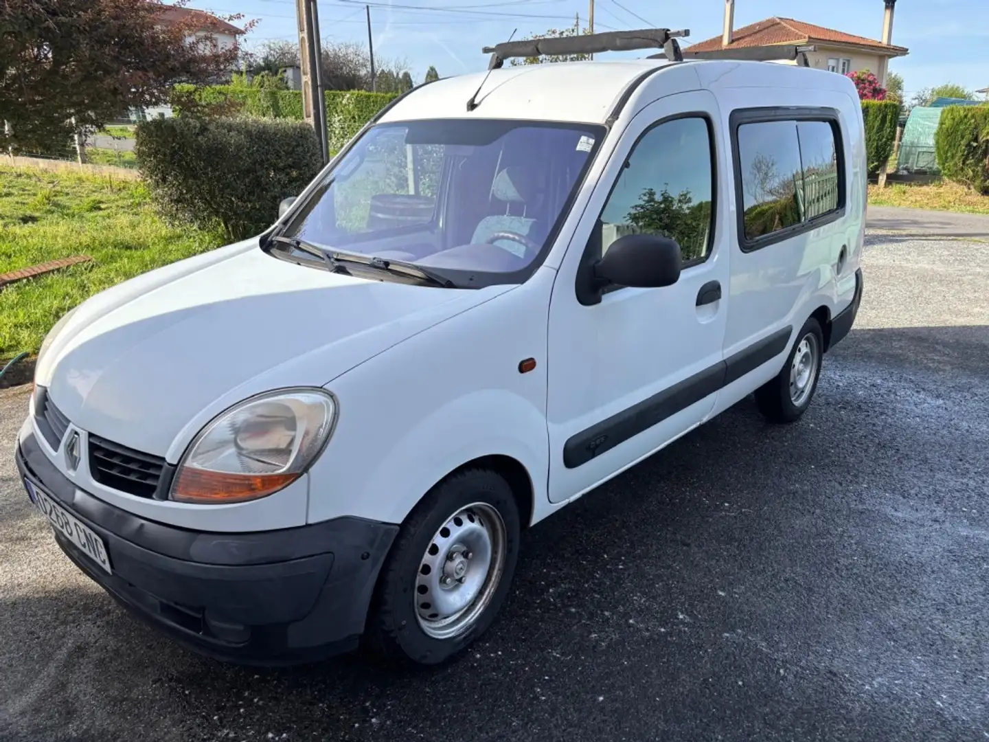 Renault Kangoo Gran Volumen 1.9D Confort 65 Wit - 1