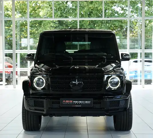 Mercedes-Benz G 500 view 4