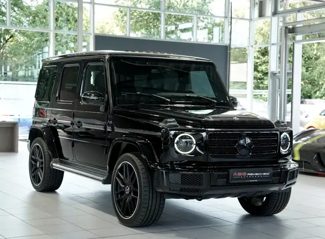 Mercedes-Benz G 500 view 6