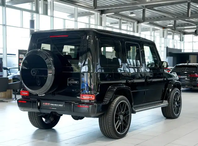 Mercedes-Benz G 500 view 8