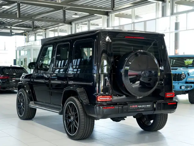 Mercedes-Benz G 500 view 9