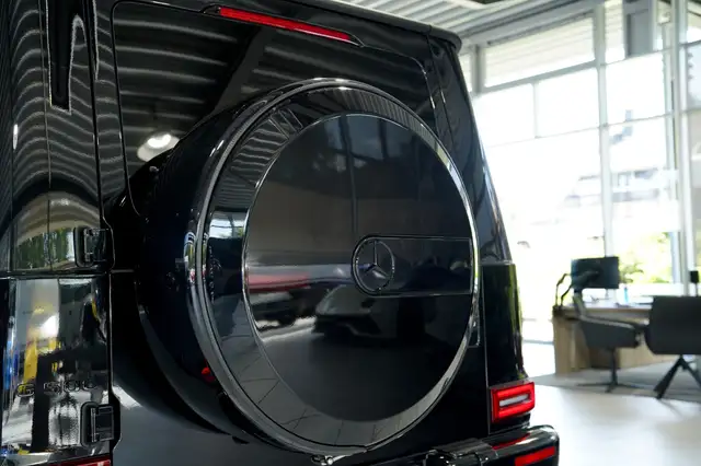 Mercedes-Benz G 500 view 13