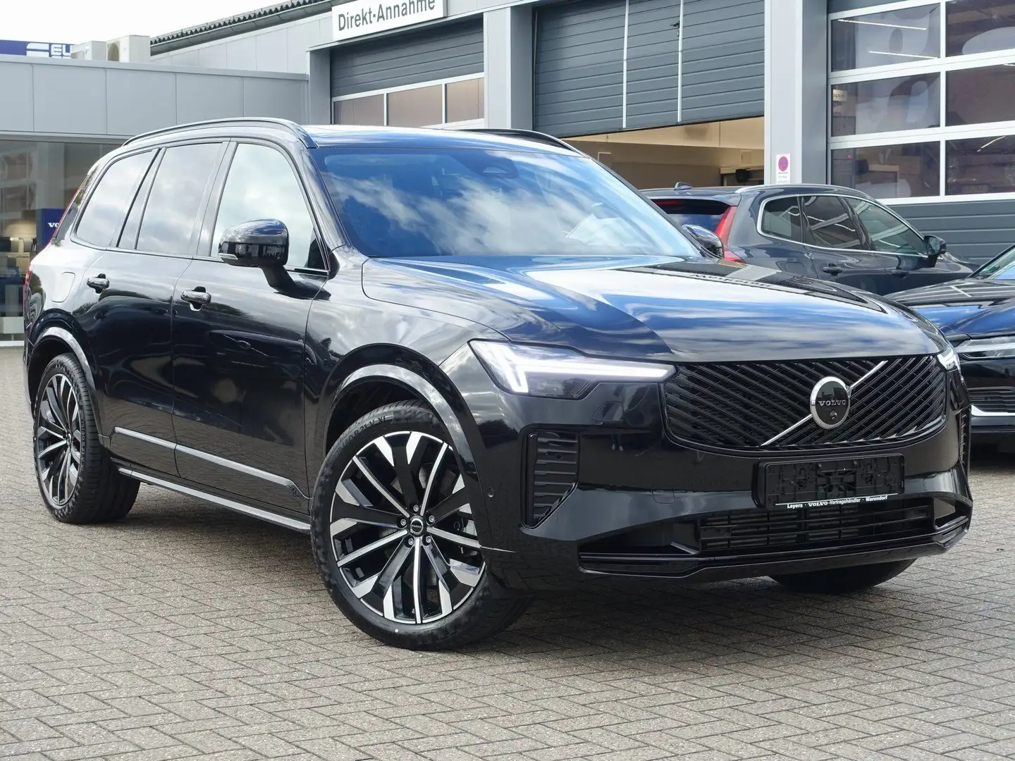 Volvo XC90 Plus Dark T8 AWD Plug-in/LUFT/PANO/360° Schwarz - 2