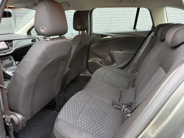 Opel Astra view 15