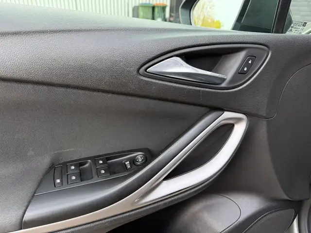 Opel Astra view 14