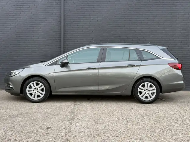 Opel Astra view 11