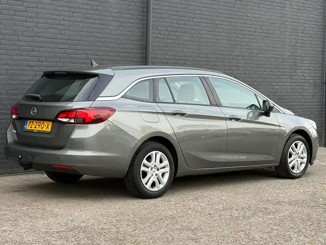 Opel Astra view 9
