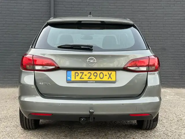 Opel Astra view 6