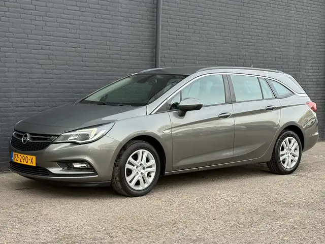 Opel Astra view 12
