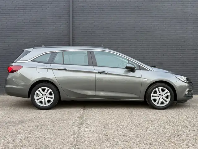 Opel Astra view 8