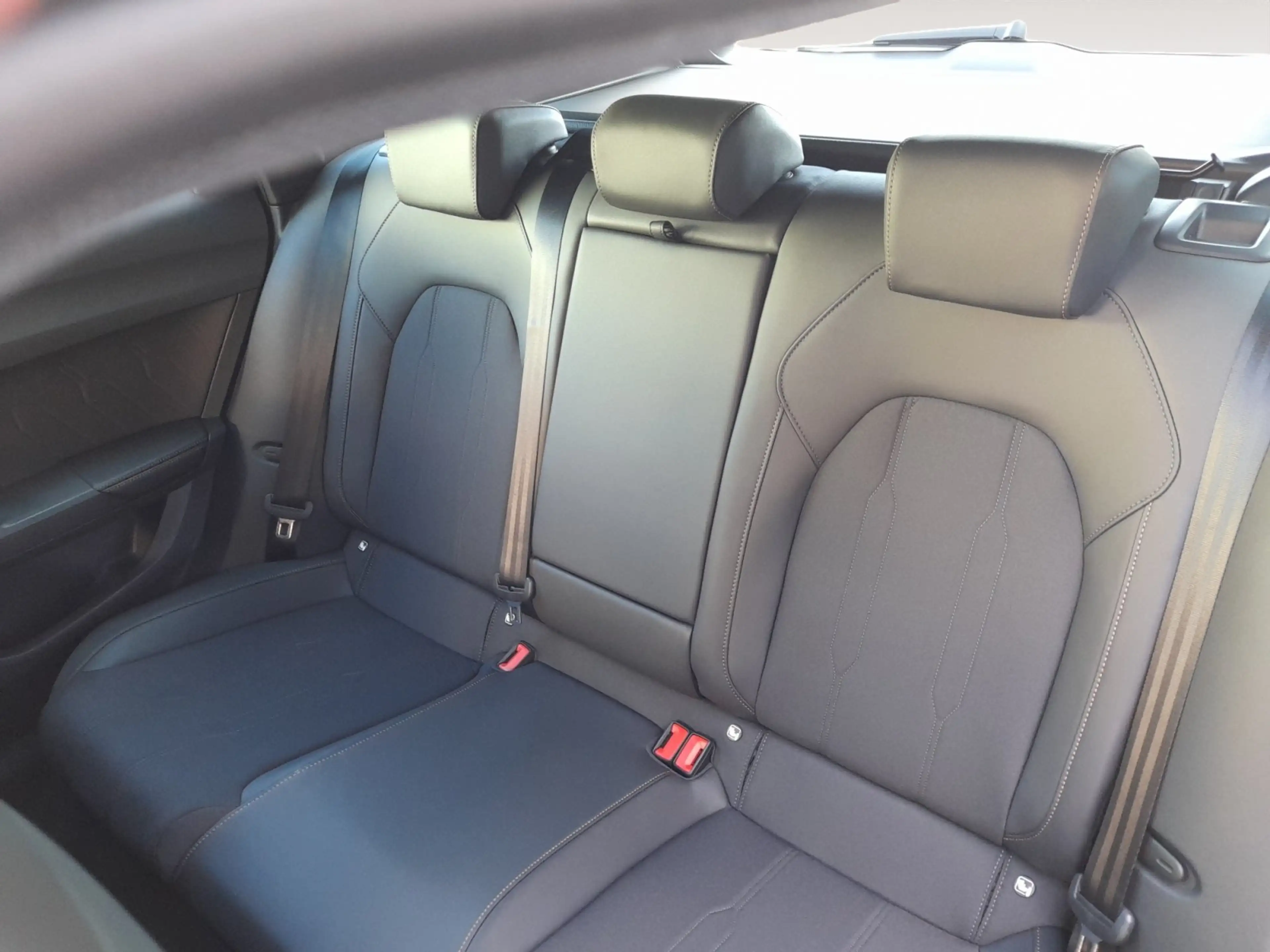 CUPRA Leon Sportstourer 1.5 eTSI AHK RFK CarPlay ACC — photo 8