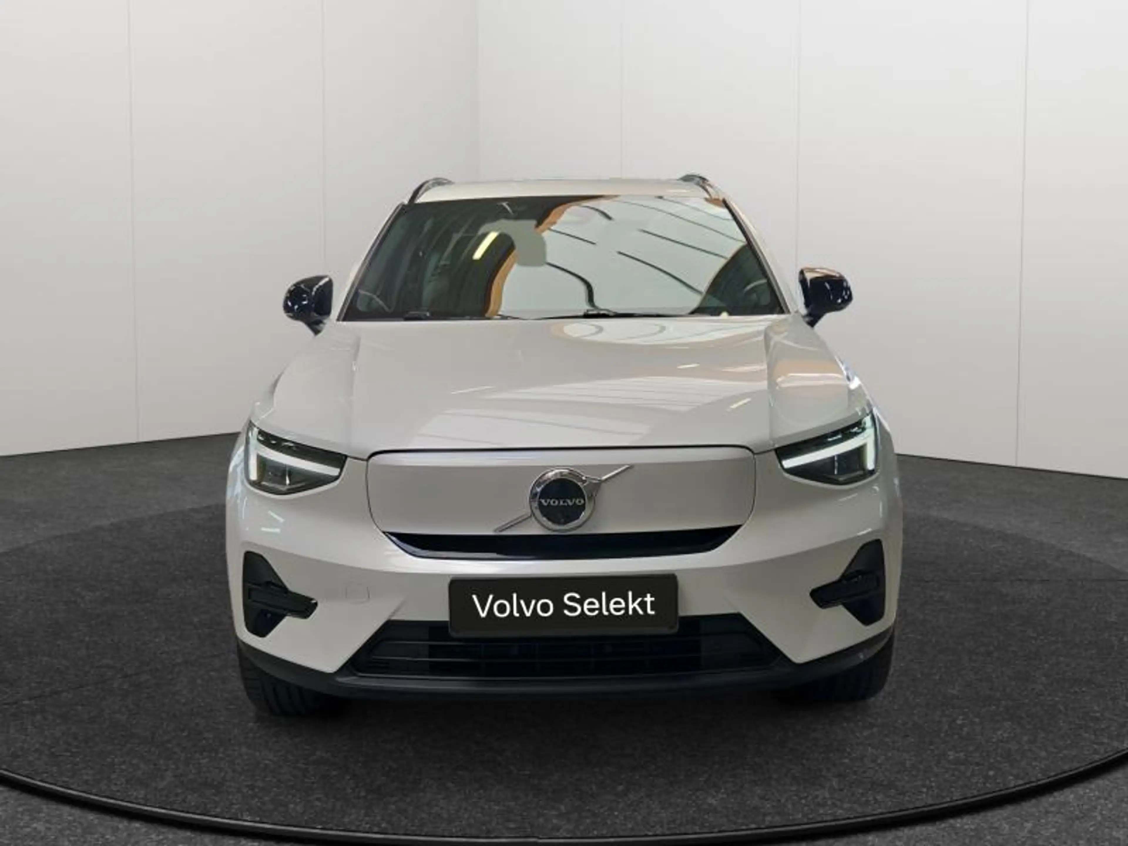Volvo EX40 Plus Single Motor Extended Range / Electrique — photo 8