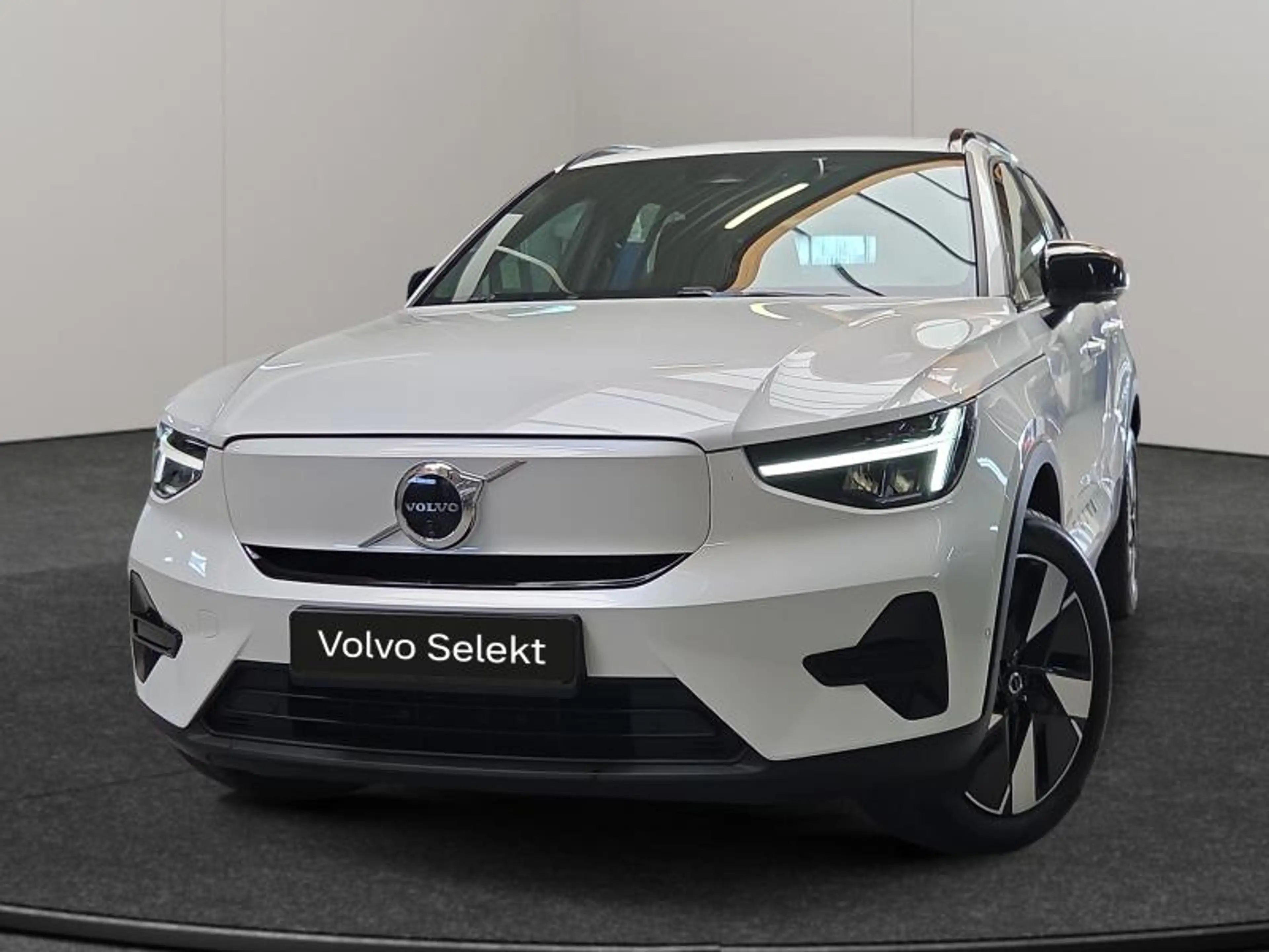 Volvo EX40 Plus Single Motor Extended Range / Electrique