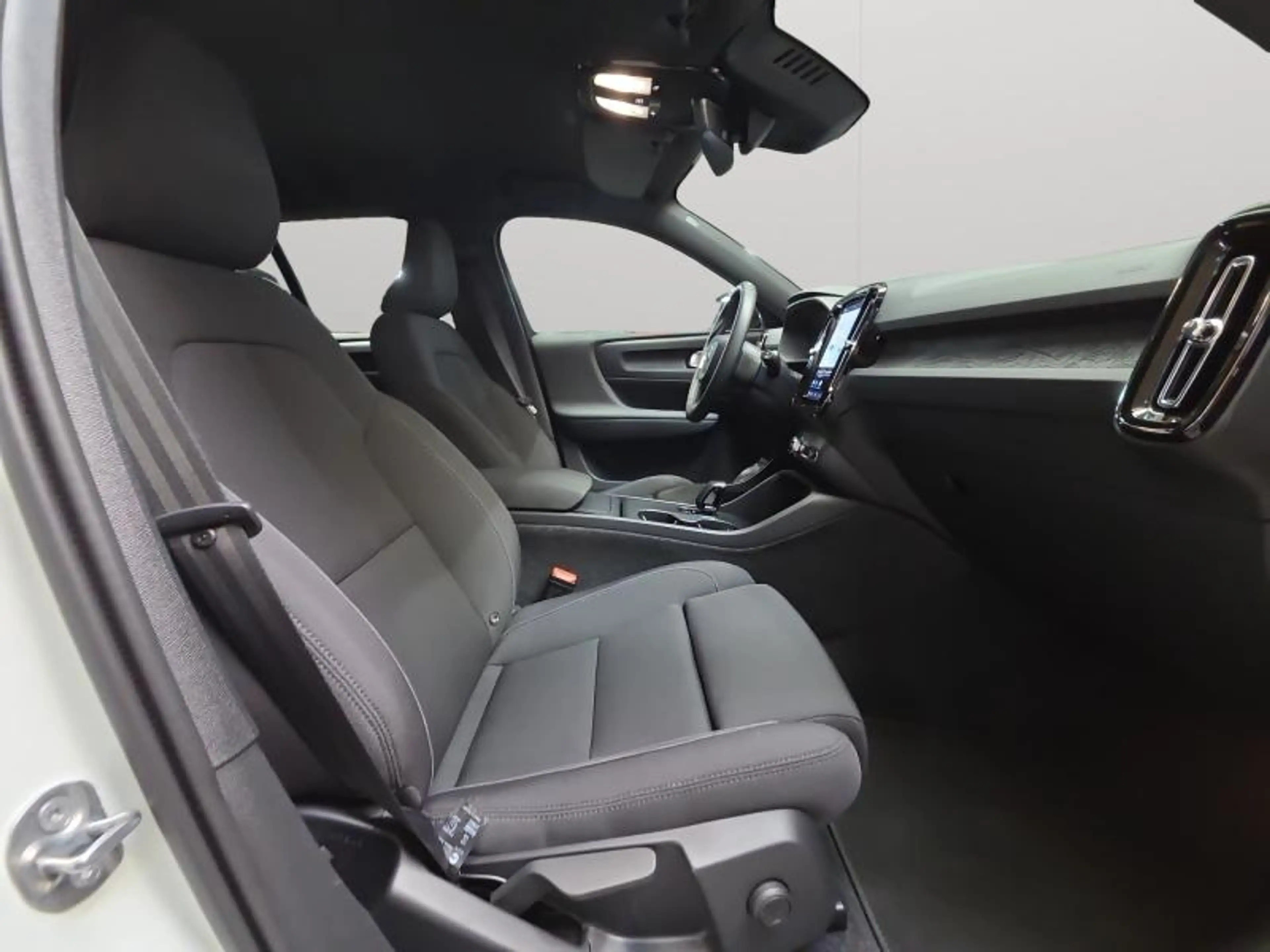 Volvo EX40 Plus Single Motor Extended Range / Electrique — photo 15