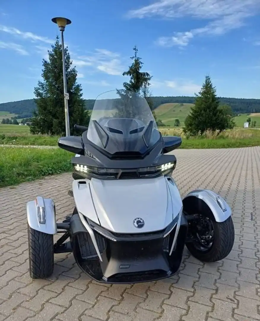 Can-Am Spyder RT Gümüş rengi - 1