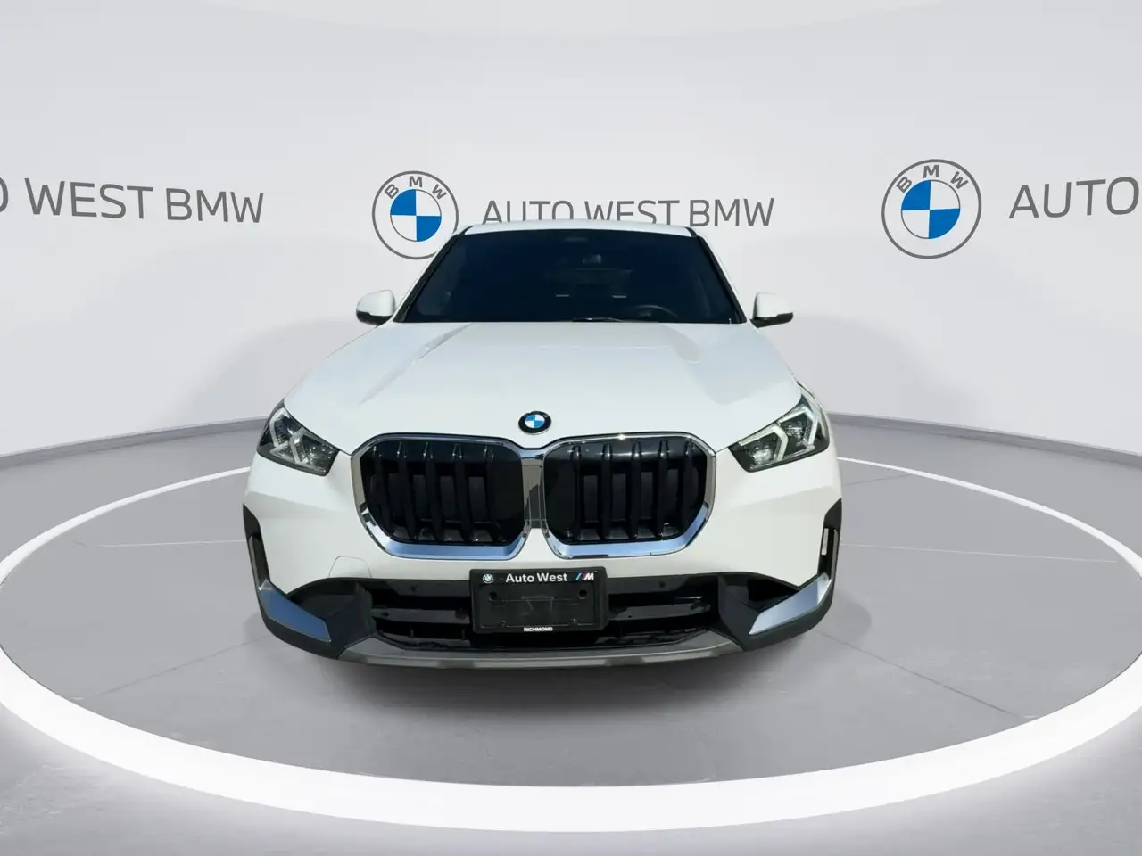 BMW X1 снимка BMW X1