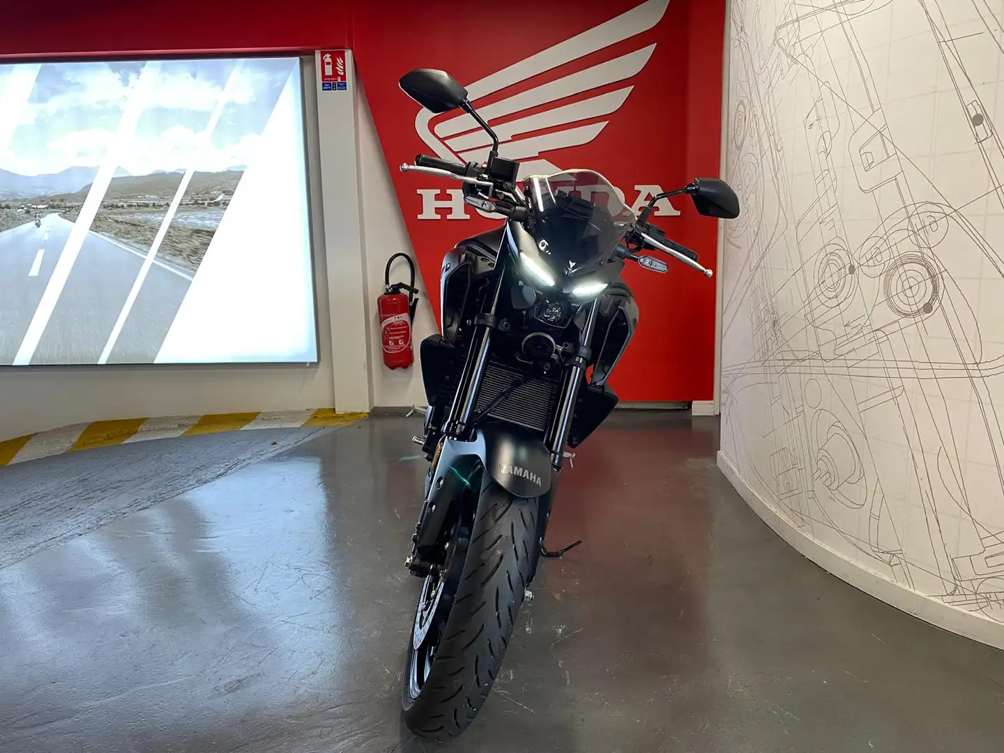 Yamaha MT-03 Noir - 2