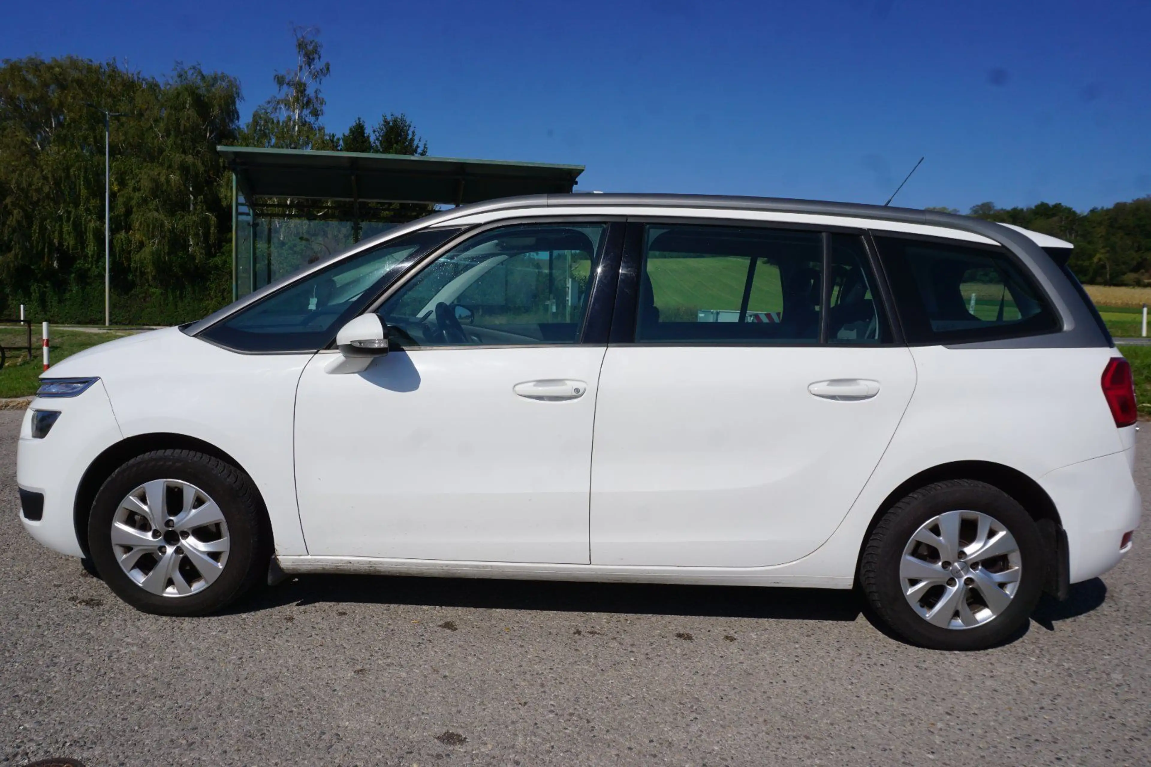 Citroen Grand C4 Picasso C4 Grand Picasso 1.6 e-HDi 115 FAP Seduction — photo 6