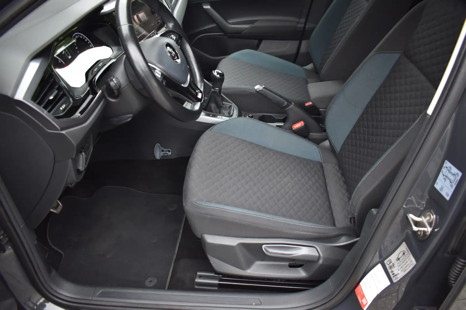 Volkswagen Polo 1.0 TSI Highline Business R / Parkassist / Adap. C Grijs - 2