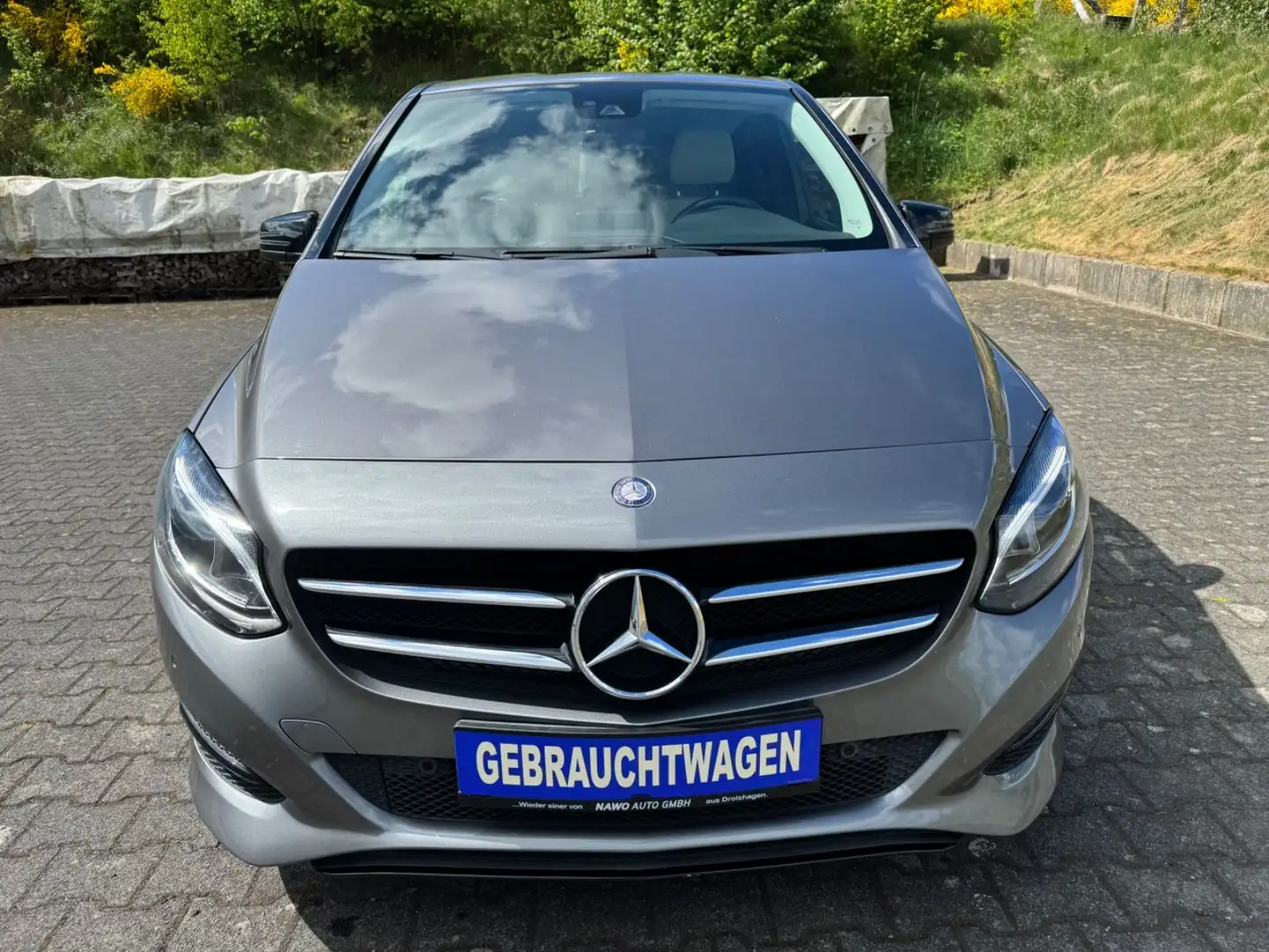 Mercedes-Benz B 180 -LED-Navi-Sitzheizung-Tüv/Au neu Gris - 2