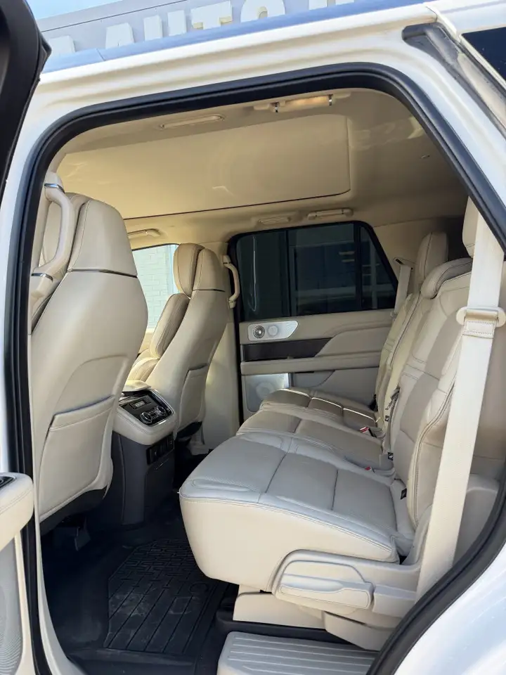 Lincoln Navigator photo Lincoln Navigator
