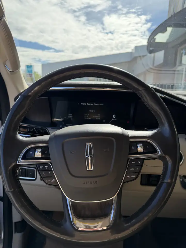 Lincoln Navigator photo Lincoln Navigator